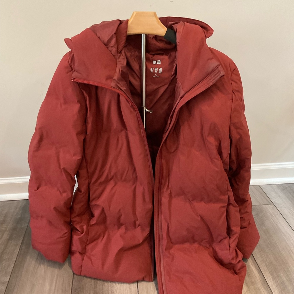 Uniqlo Women’s Hooded Puffer Jacket - Deep Brick Red